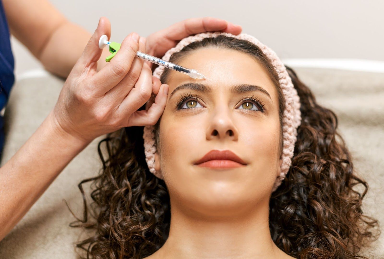 Why Is Plasma Pen Treatment Dubai Non-Surgical?