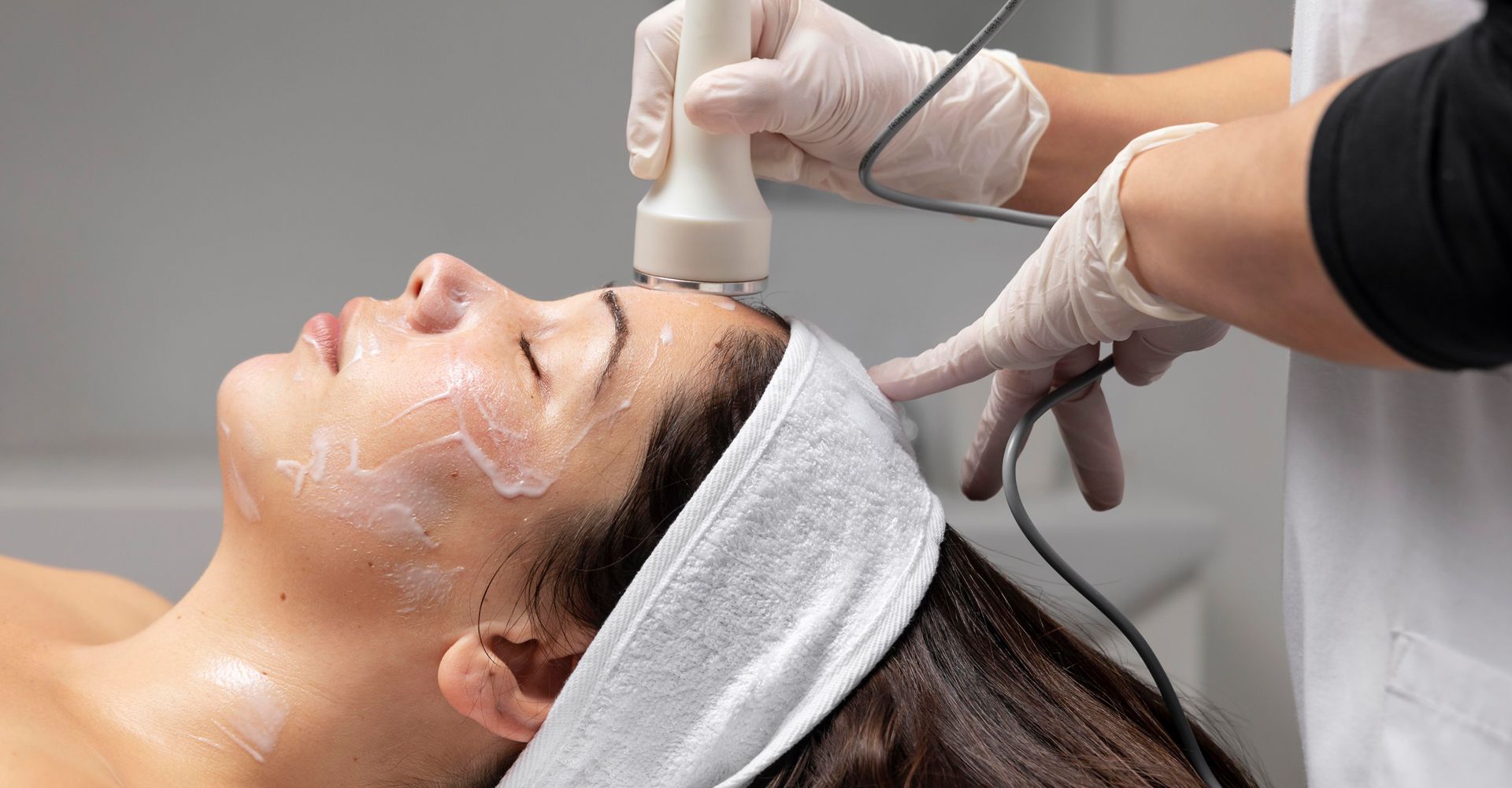 Why Does Pore Cleansing Improve Skin Health with Hydrafacial?